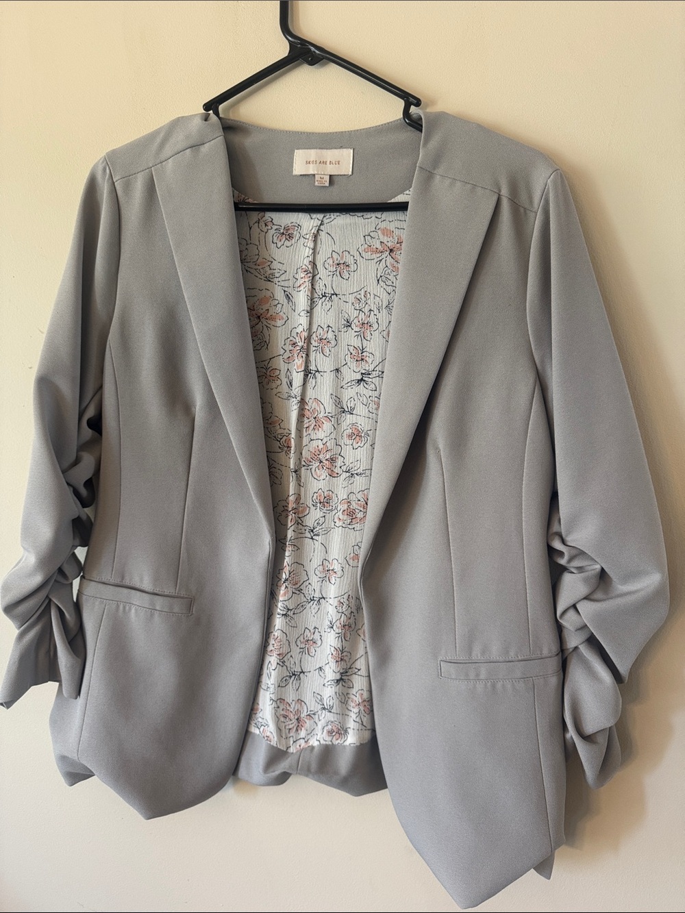 Skies Are Blue Light Gray Open-Front Blazer with Floral Lining